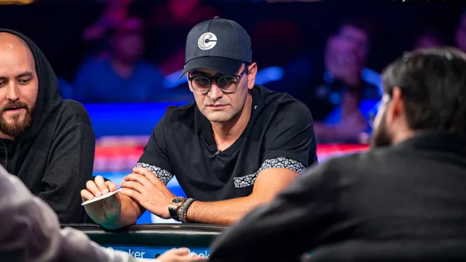 Hustler: Εντυπωσιακή επιστροφή του Antonio Esfandiari στο Live Poker
