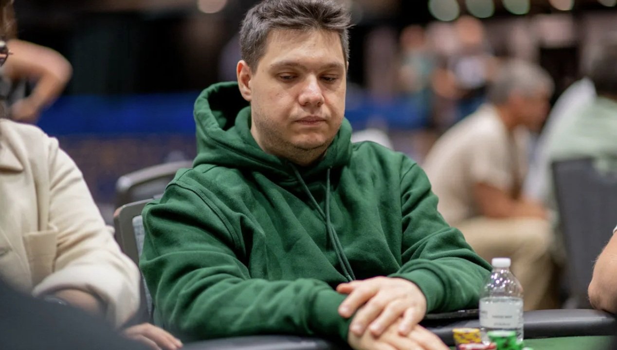 Ο Αλέξανδρος Θεολόγης στη Day 2 του $250.000 Triton Invitational στις Μπαχάμες