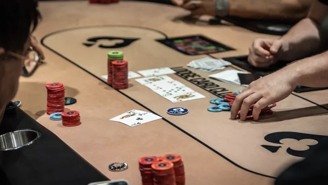 Doug Polk: Μοίρασε χρήματα σε παίκτες πόκερ στο Τέξας