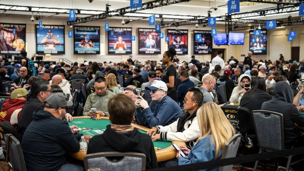 WSOP: Το $1.5K Monster Stack έσπασε κάθε ρεκόρ με πάνω από 10.000 entries και ισχυρή ελληνική παρουσία