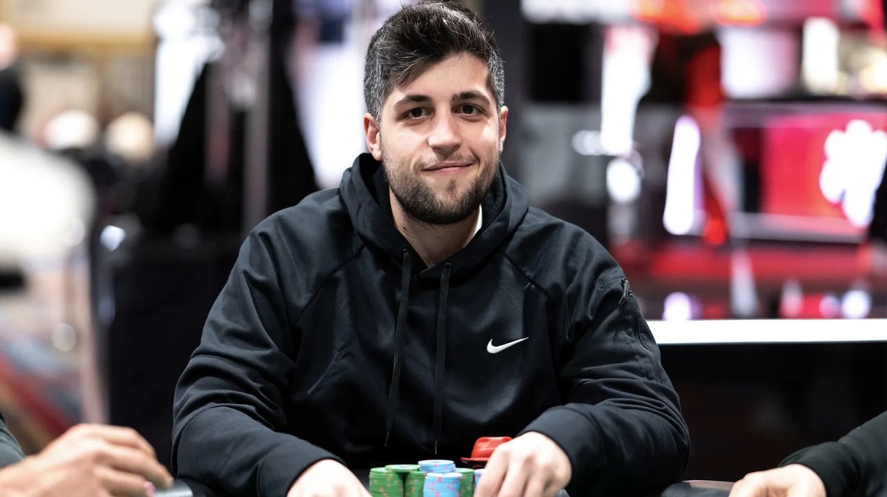 WSOP: Ο Νίκος Αγγέλου στο final table του Monster Stack – Έτοιμος για bracelet και $1,3M!