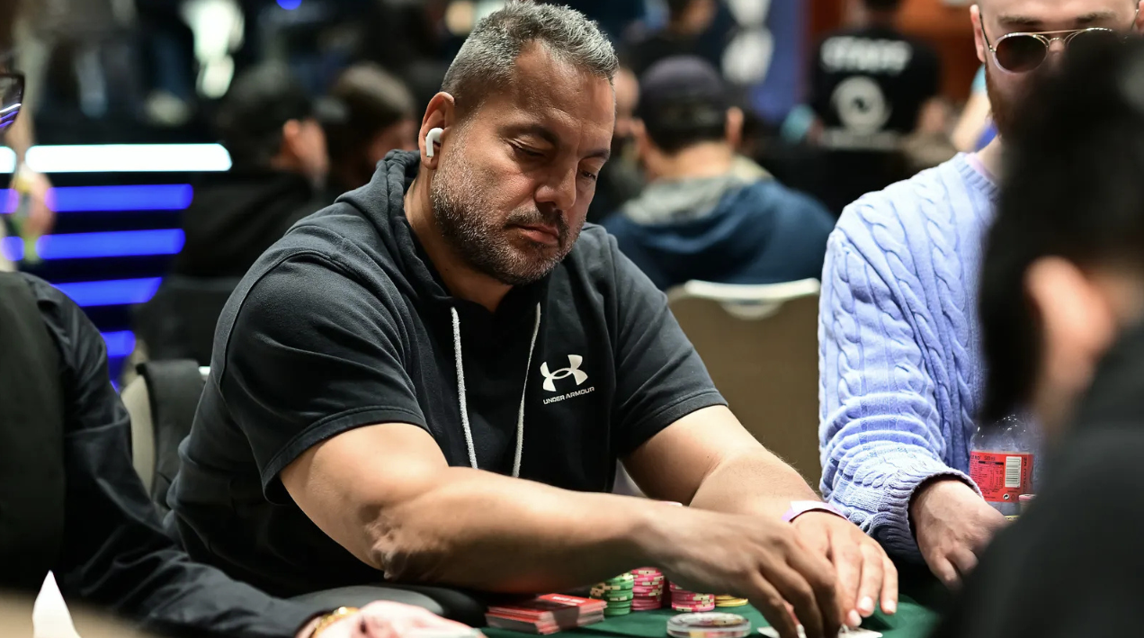 WSOP: Ο Βασίλης Παναγιωτίδης στους 16 φιναλίστ του $3.000 Mid-Stakes Championship